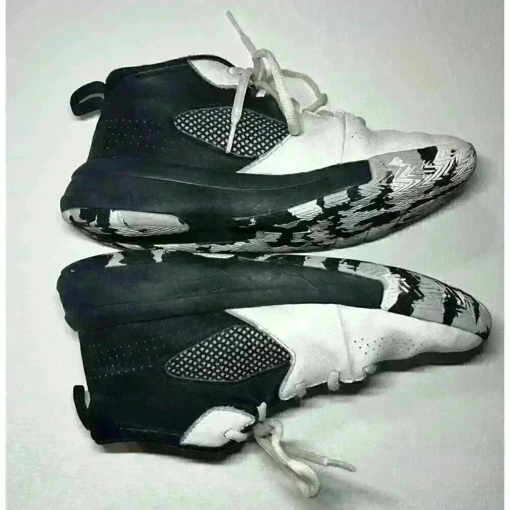 UNDER ARMOUR LOCKDOWN 5 - Youth Boy's Black White Basketball Shoes Sneakers-5.5Y